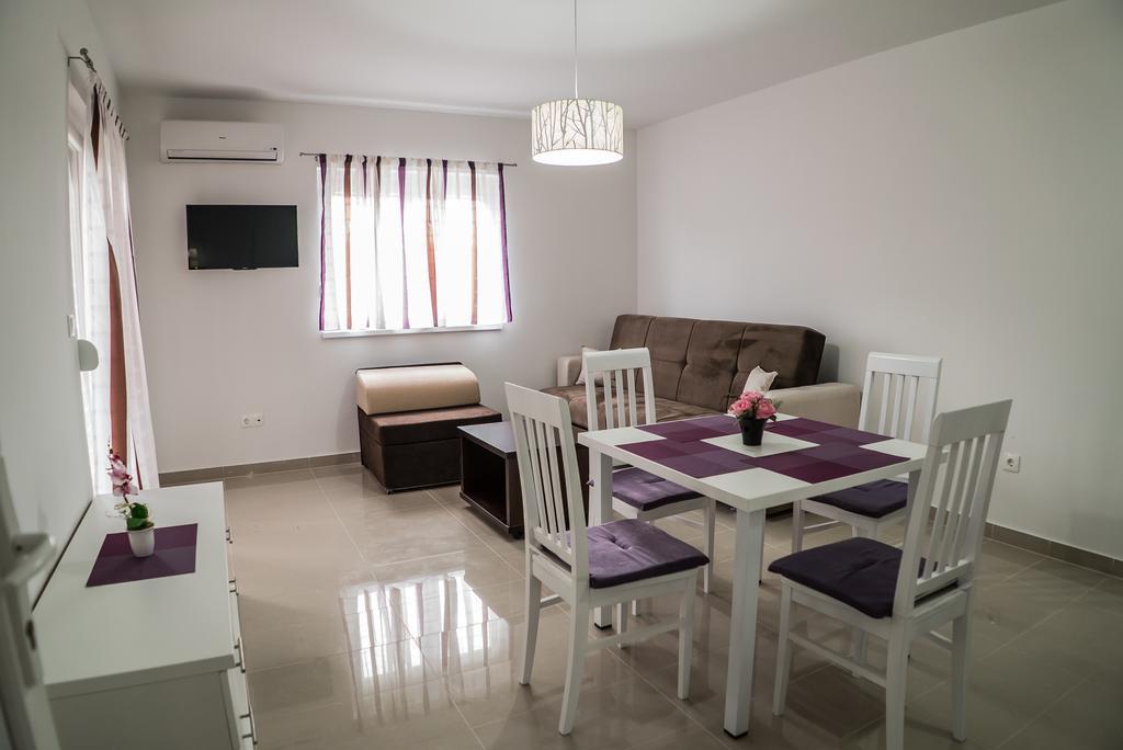 Apartments Malina Vir Exterior foto